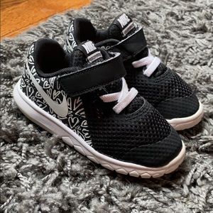 Nike flex experience sneakers